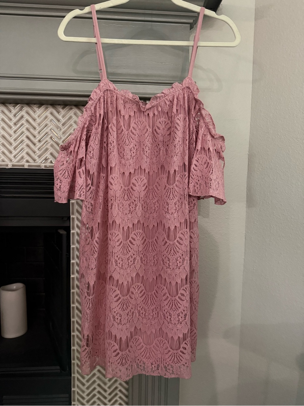 Cold-Shoulder Lace Mini Dress in Dusty Pink